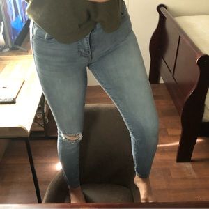 HOLLISTER Mid Rise Ankle Skinny Jean